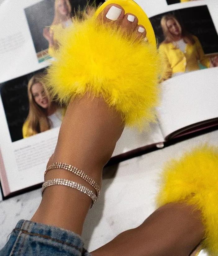 

Summer Women Sandals Faux Fur Cut Out Ladies Flat Form Sandals Outdoor Holiday Slides 01