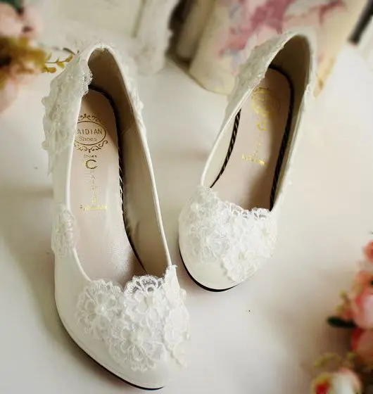 ФОТО Weddings Shoes white for women, 2017 new sweet design lace flowers pearls ornament 8.5cm heels woman  bridal pumps shoe