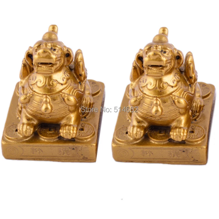 

A Pair of Small Feng Shui Protective Pair Pi Yao For Wealth Luck pi xiu decoration J1027
