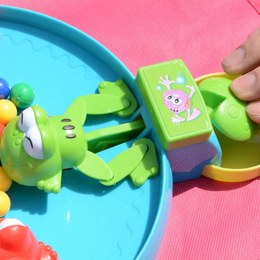 Feeding frogs children's board games Parenting and interacting bats children's brains Funny Gadgets Parent Child Interaction Fee