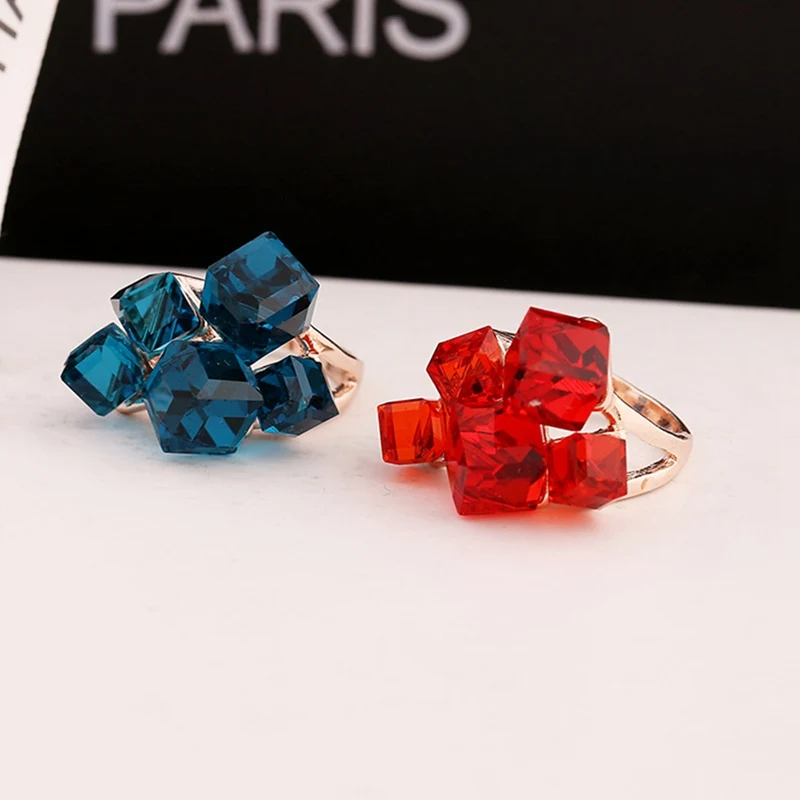 

Ladies Fashion Blue Engagement Rings For Women Luxury Vintage Cristales Ring With Stones Anneaux Pour Les Femmes