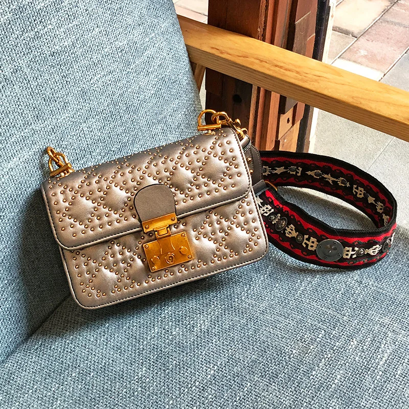 

2018 NEW RETRO TREND RIVET WOMEN'S CLUTCH BAG KOREAN FASHION DIAGONAL PORTABLE SHOULDER LADY BAGS HANDBAGS WOMEN FAMOUS BRANDS
