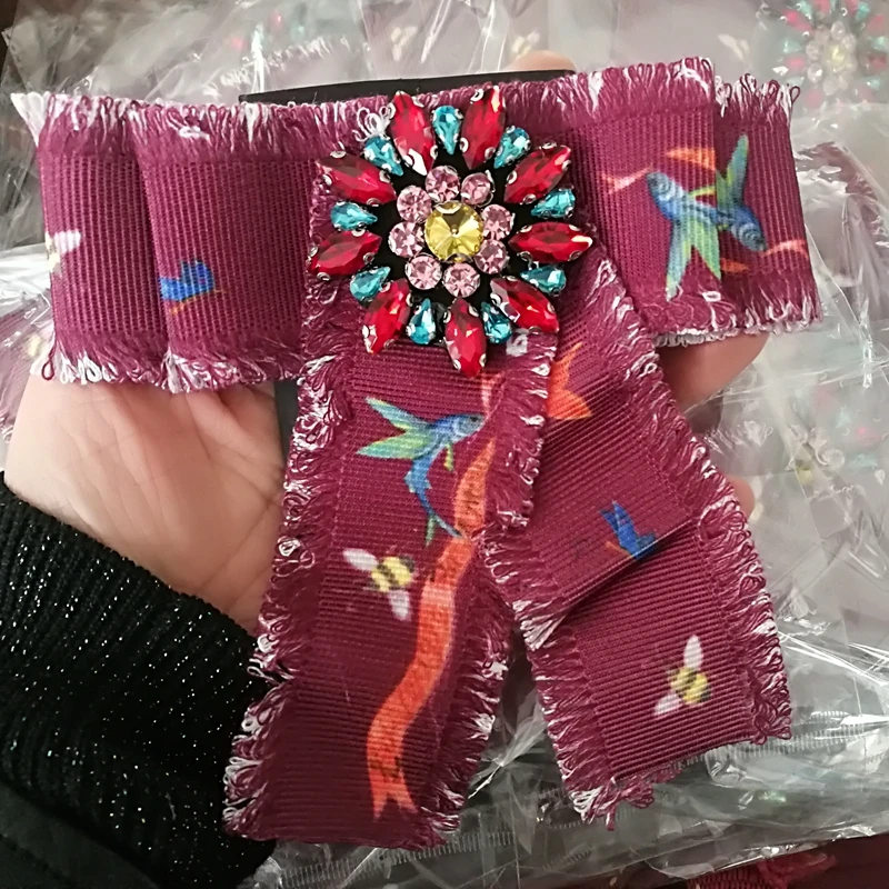 

Mimiyagu butterfly fabric Bowknot Brooch for women Shirt Bow Tie College Wind Collar Needle Ribbons brooch jewelry