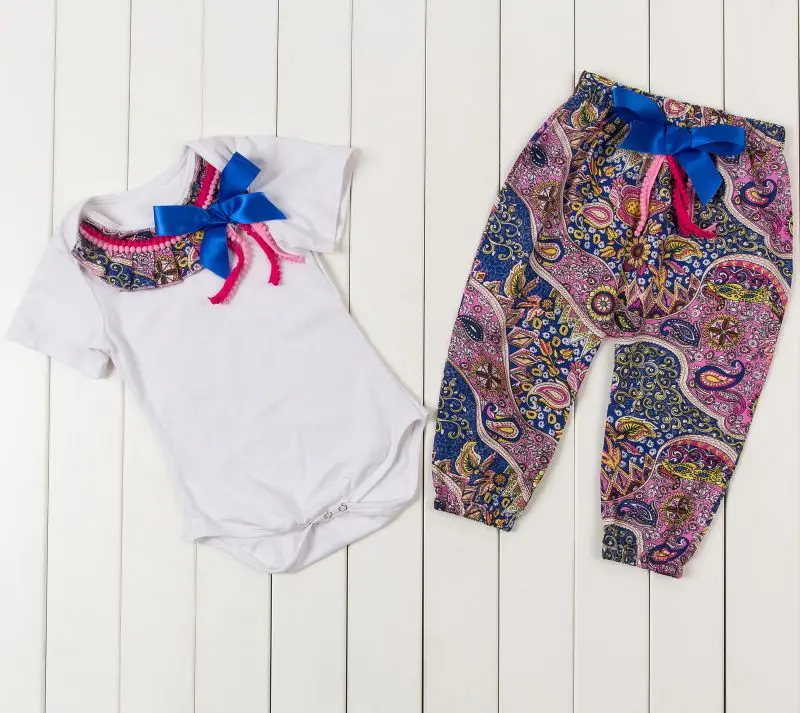 Осенняя одежда для малышей; Комбинезон для маленьких девочек; комбинезон с цветочным рисунком для девочек; цельнокроеные леггинсы для девочек
