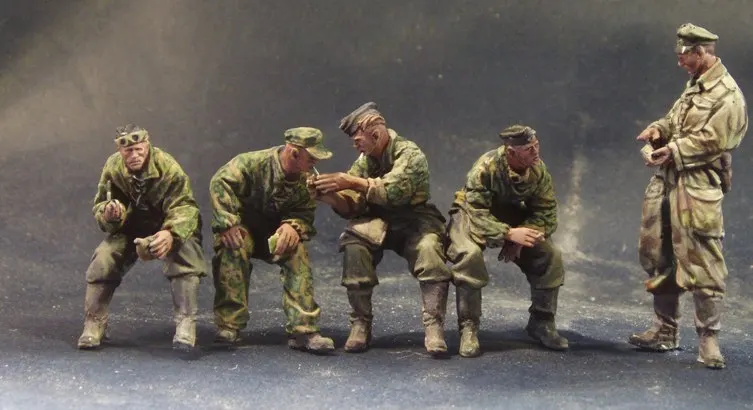 

AE 35006 1/35 World War II German Tank Crew