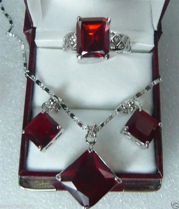 

New blue red crystal pendant necklace earring ring Set