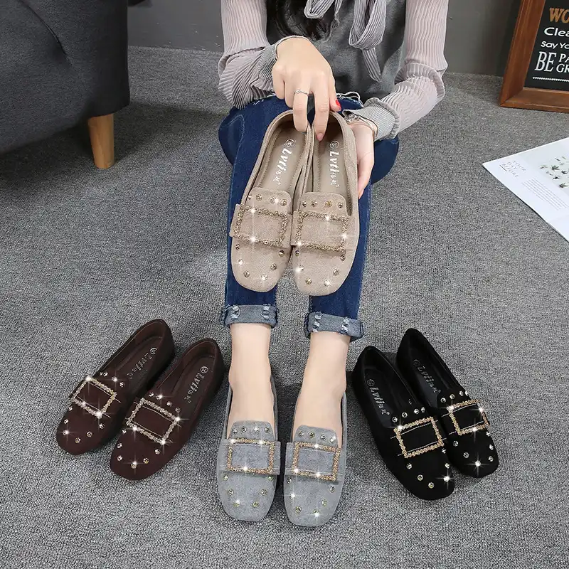 buckle flat shoes