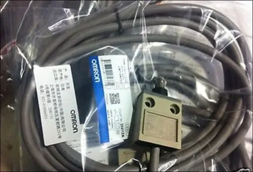

2PCS 1Pc New In Box OM+ Limit Switch D4c-1232 P