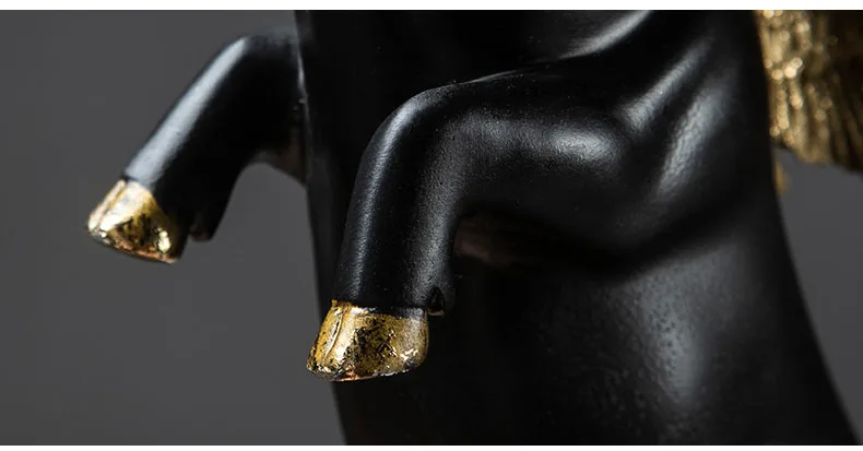 Ретро Винтаж милый черный поросенок с золотыми крыльями скульптуры статуи для декора гостиной спальни дома настольные аксессуары