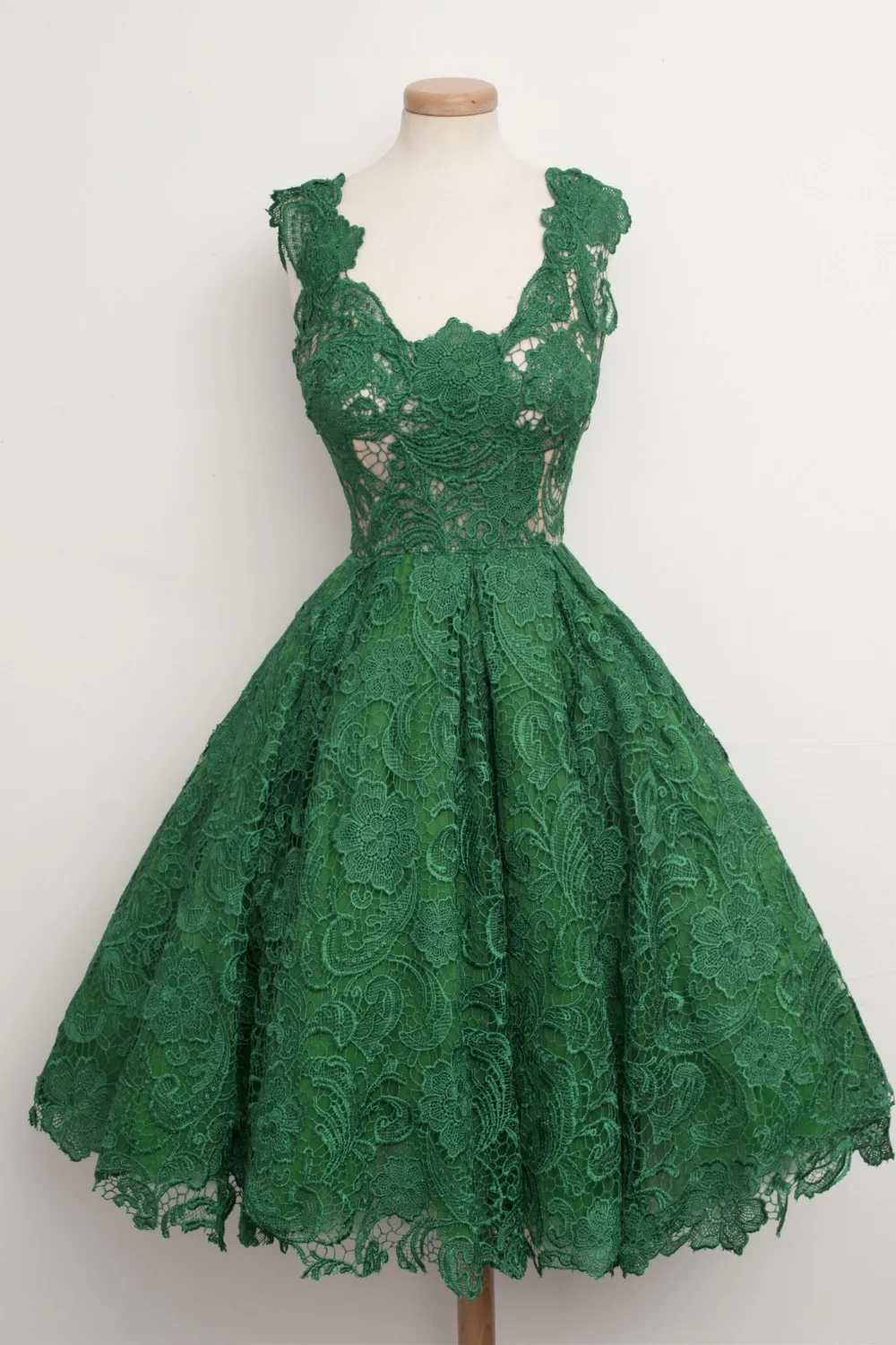 

Women Prom A-Line Pleated Back Zip Closure Dress Female Low Cut Solid Color Lace Stitching Hollow Plunge Dress For Ladies