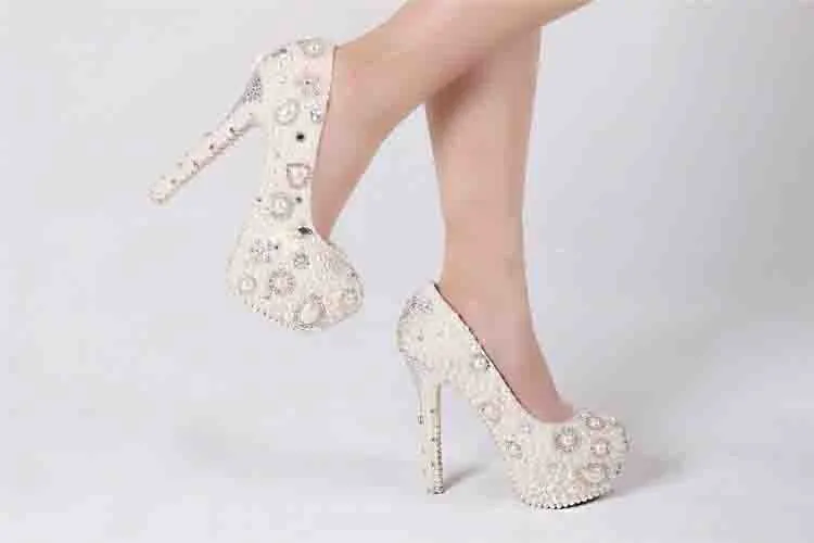 Элегантные белые свадебные модельные туфли ручной работы с имитацией жемчуга модельные туфли на очень высоком каблуке 14 см роскошные свадебные туфли