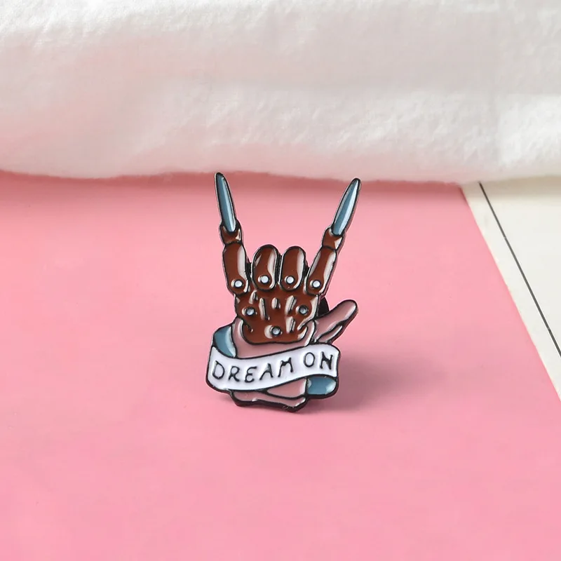 

New explosion red letter palm badge brooch DREAM ON fashion personality creative denim shirt pendant badge brooch