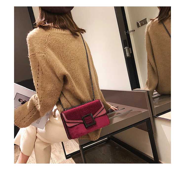 Female Luxury Chain Velvet Leather Handbag Designer 2019 Snakeskin Green Red Velour Crossbody Bag for Women Messenger Flap Purse (67)