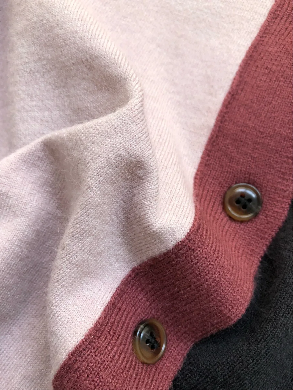 Трехцветный цветной кардиган осень и зима новые темпераментные модели вязаный кардиган с длинными рукавами женский свитер