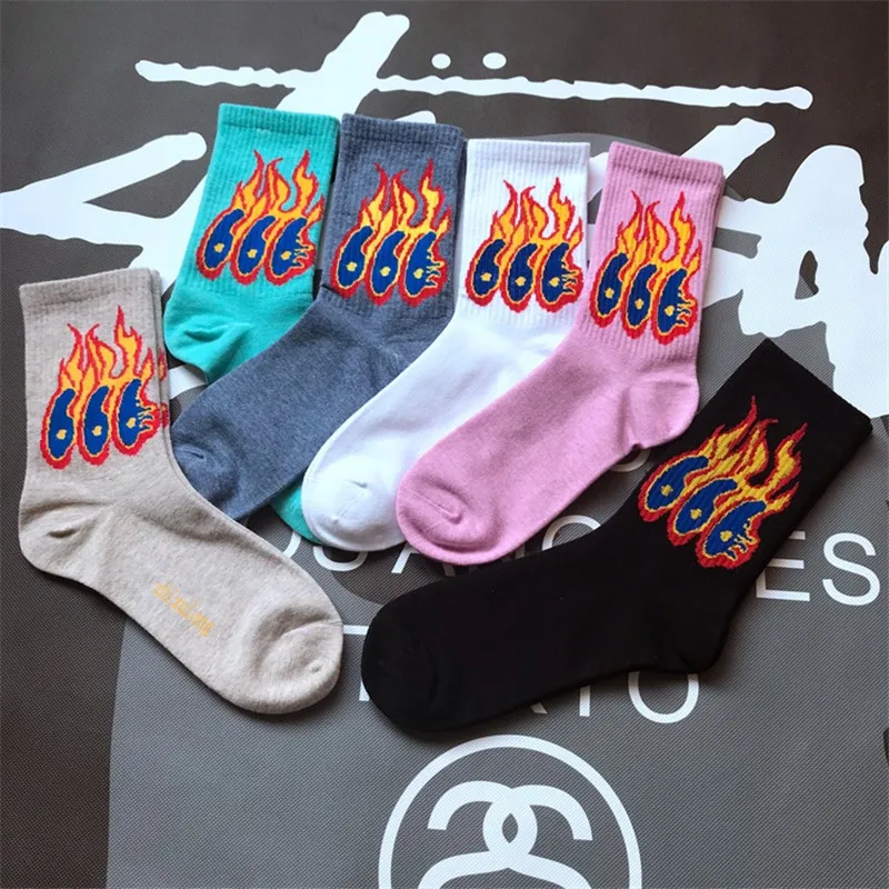 

Men Fashion Hip Hop Flame Pattern Crew Socks Lifelike Jacquard Fire Funny Socks Classic Street Skateboard Cotton Long sokken