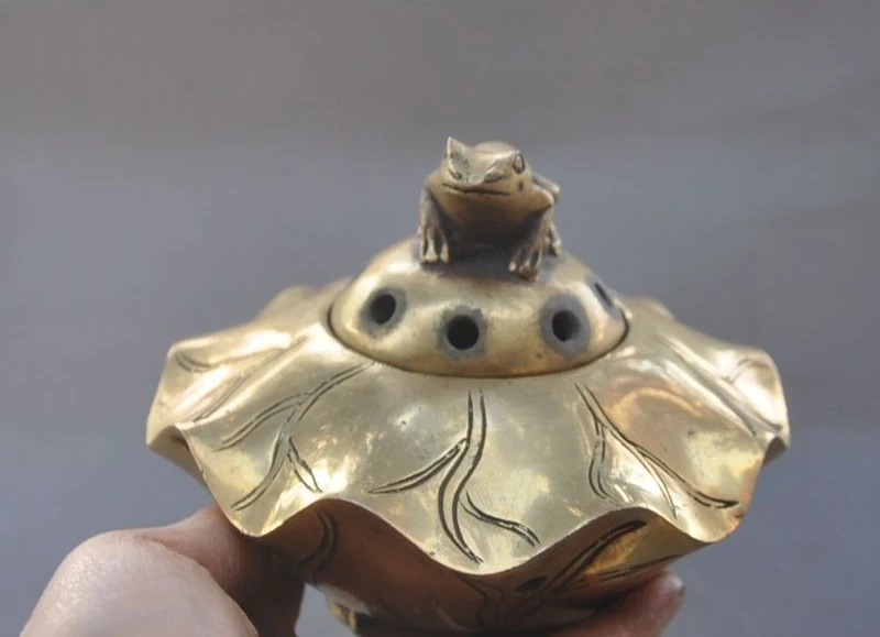 

mark china Buddhism brass Wealth Jump Frog Lotus Statue Incense Burner Censer