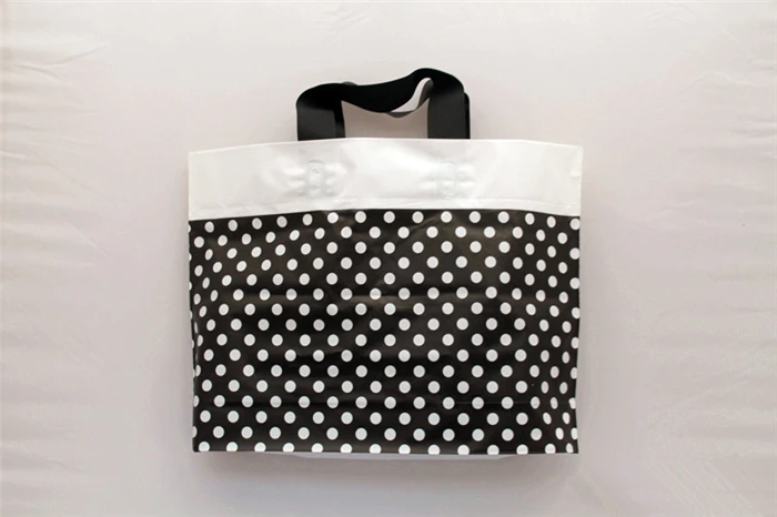Пластиковый подарочный пакет с ручкой в черный горошек, сумка для футболок, переносная сумка для свадебной вечеринки в торговом центре, упаковочные пакеты