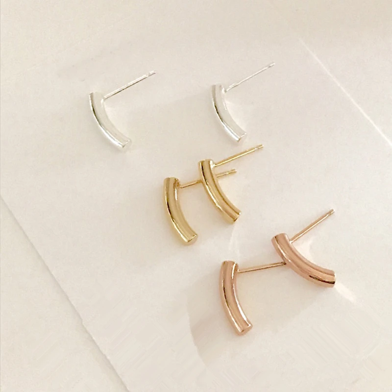 

HUANZHI 2019 New s925 Silver Needle Korean OL Style Geometric Arc Cylindrical Metal Stud Earrings for Women Girls Party Gift