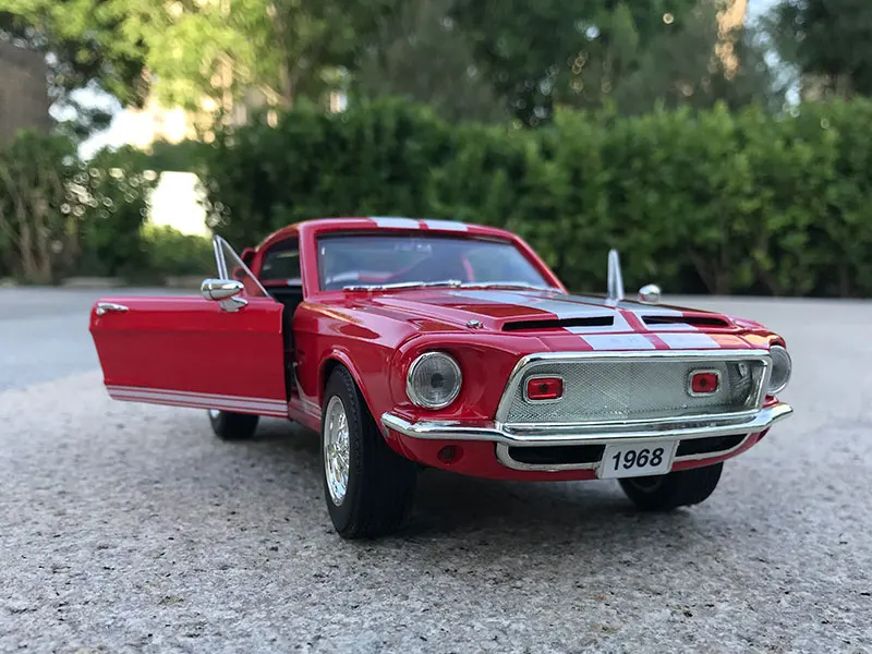 1/18 1968 Шелби GT 500KR| |