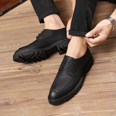 

Men's shoes in the thick bottom increase Korean version of the trend of breathable Bullock carved shoes tide Japanese casual sho