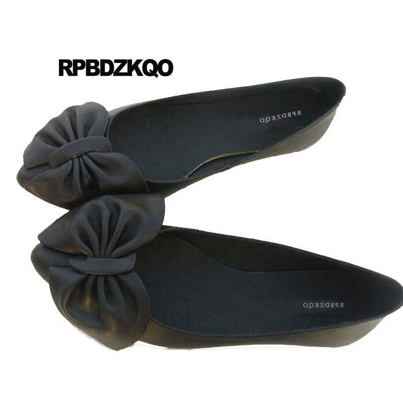 black pointed flat shoes
