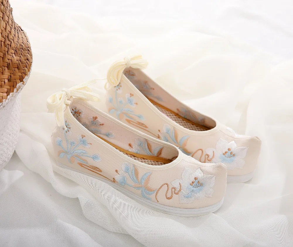 Модная женская классическая обувь; коллекция года; туфли Mary Jane на плоской подошве в стиле «Старый Пекин» для девочек; обувь с закрытым носком в китайском стиле; Тканевая обувь с вышивкой