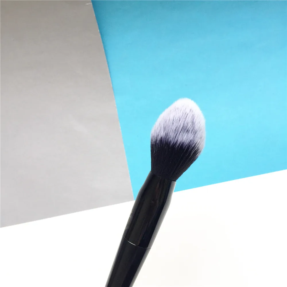 Kat Von D Lock it Edge Powder Brush #1 _ 4