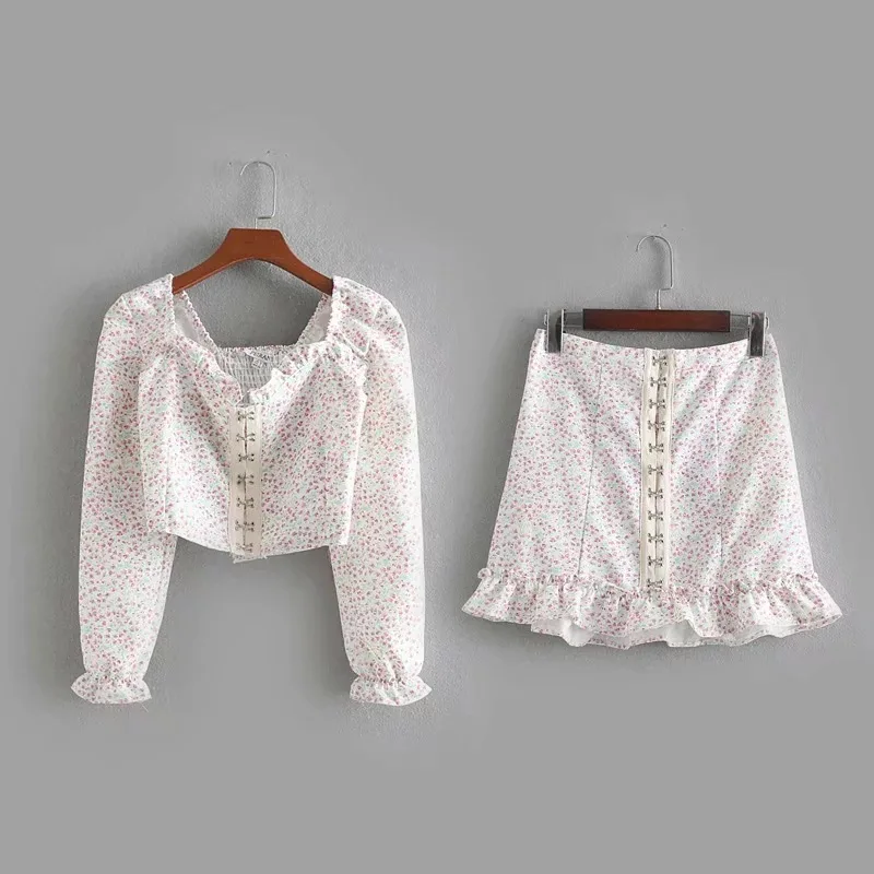 

Streetwear Floral Print Two Piece Skirt Set Women 2019 Summer Vintage Square Collar Blouse and Mini Skirts Ruffles Matching Sets