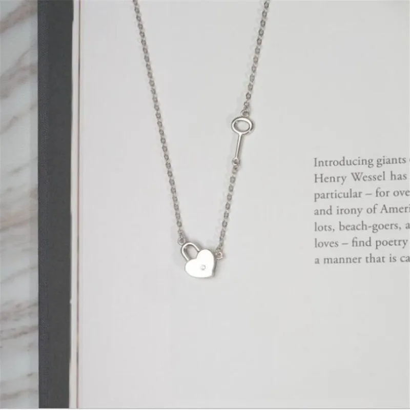 

LULU-PIG 925 sterling silver necklace heart-shaped lock key Korean version stylish beautiful small fresh necklace N0184