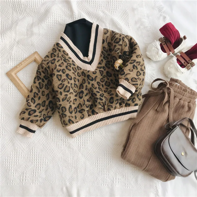 

2018 Winter New Arrival Korean Version cotton V-collar fake Two Leopard-printed plushed and thickened hoodie for fashion girls