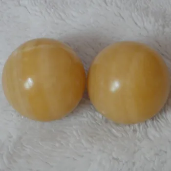 

Care m ball middle-aged and old hand movements