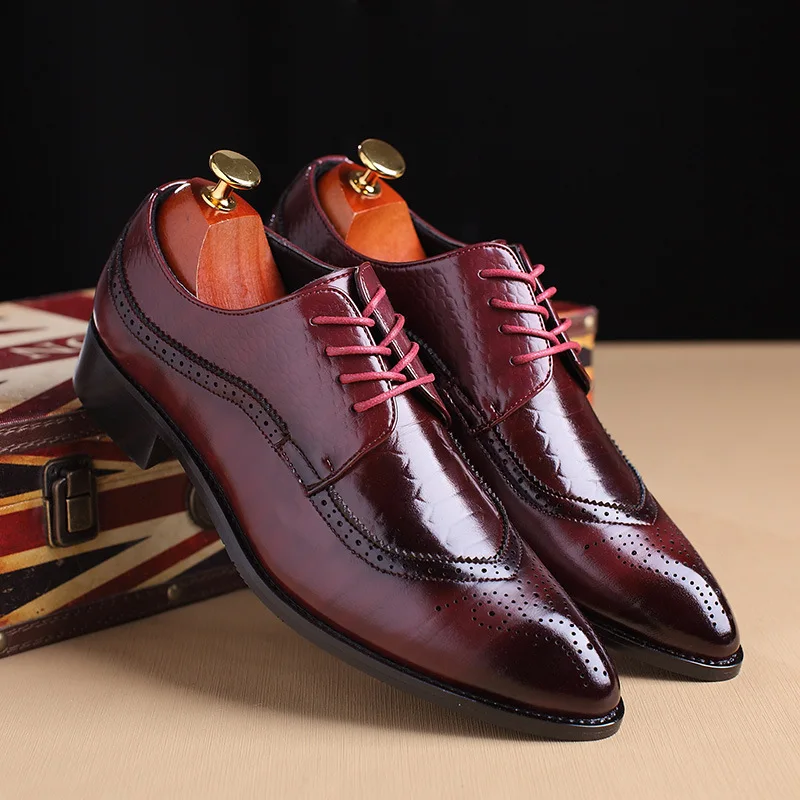 ZXQ; Новое поступление; мужские классические деловые туфли в британском стиле; Мужские модельные туфли-оксфорды с острым носком в стиле ретро из бычьей кожи - Цвет: Red