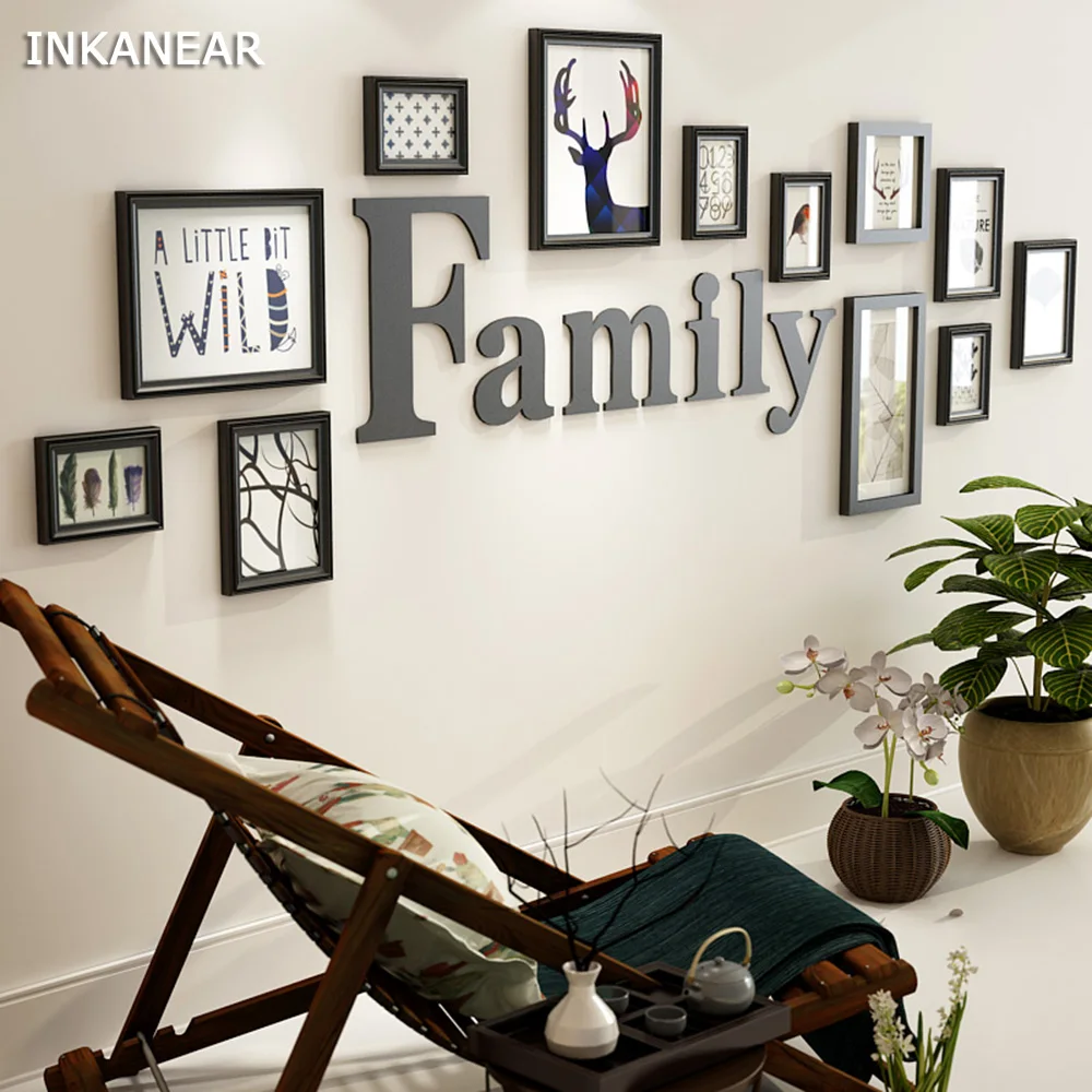 Дерево с буквами на стене оформление