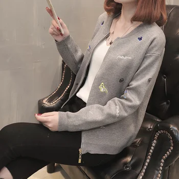 

2020 spring new sweater coat Korean version of the loose spring and autumn short paragraph outside knitted cardigan women