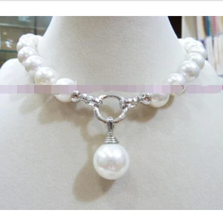 

Free shipping >>>>>Charming AAA+ 12MM WHITE ROUND SOUTH SEA SHELL PEARL NECKLACE 18