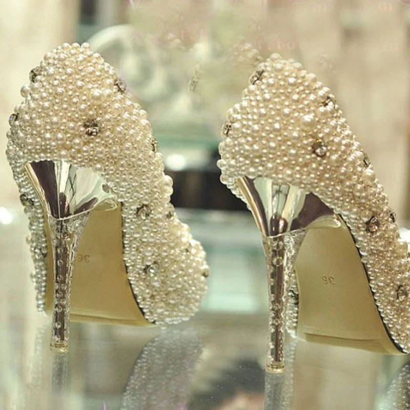 Ультрароскошная Свадебная обувь со стразами; Свадебная обувь; атласная обувь на высоком каблуке-шпильке с закрытым носком и искусственным жемчугом; обувь для вечеринок