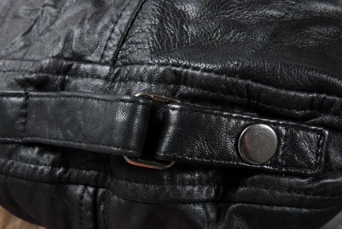 Мужской пуховик из 2019 натуральной кожи с капюшоном натурального меха черная