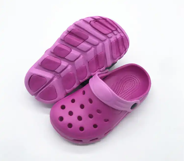 girls croc sandals