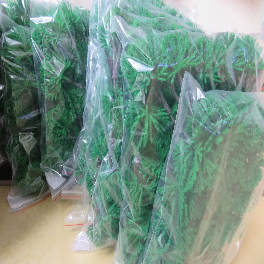 plastic model tree (3)