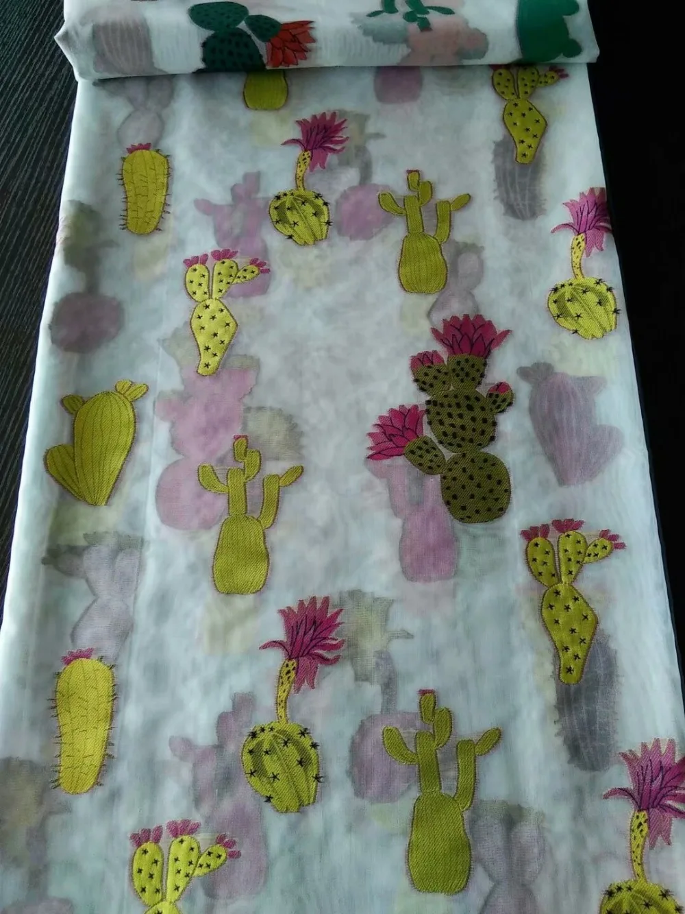 

High-grade gold dyed jacquard brocade fabric crisp gold jacquard fabric dress clothing gold brocade fabric jacquard cloth