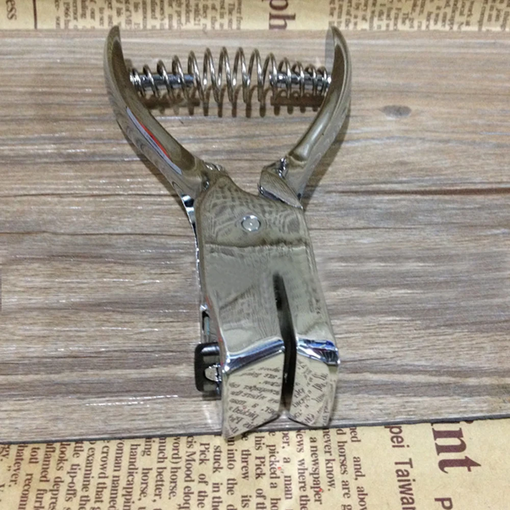 

School Office Metal Single Hole Puncher Hand Held Paper Punch Scrapbooking Punches 8 Pages For ID Card Badge PVC Photo