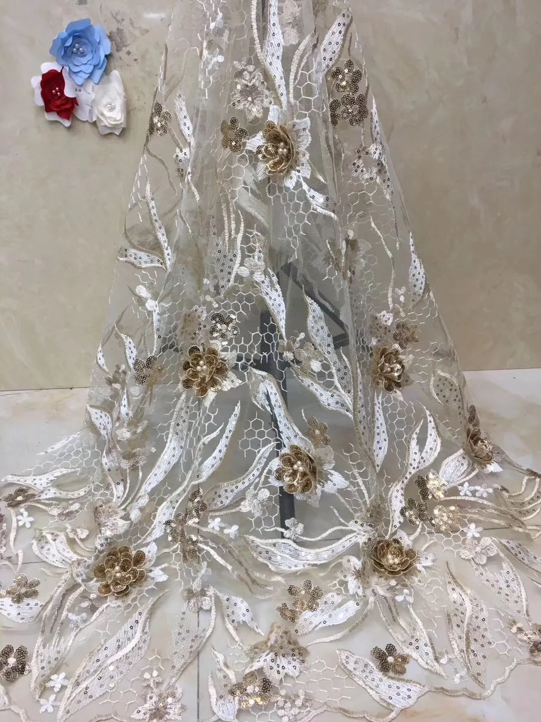 

Beautifical nigerian style lace fabrics Fashion 3d sequins appliques net lace with beads embroidery sequins lace fabric ML1N920