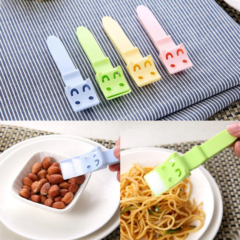 

2pcs/set Different color Cute Smiling face Adjustable Baking Measuring Spoon Kitchen baking products Accurate Measurement tools