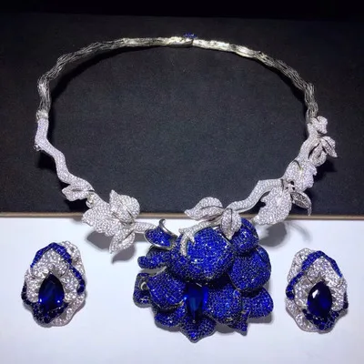 

Qi Xuan_Trendy Jewelry_Luxury Tricolor Rose Flower Necklace Set_S925 Solid Sliver Green Stone Earrings_factory Directly Sales