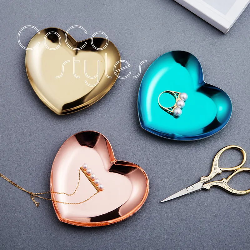 

Cocostyles romantic metal heart-shaped tray for modern home or wedding decoration or valentine's day gift set