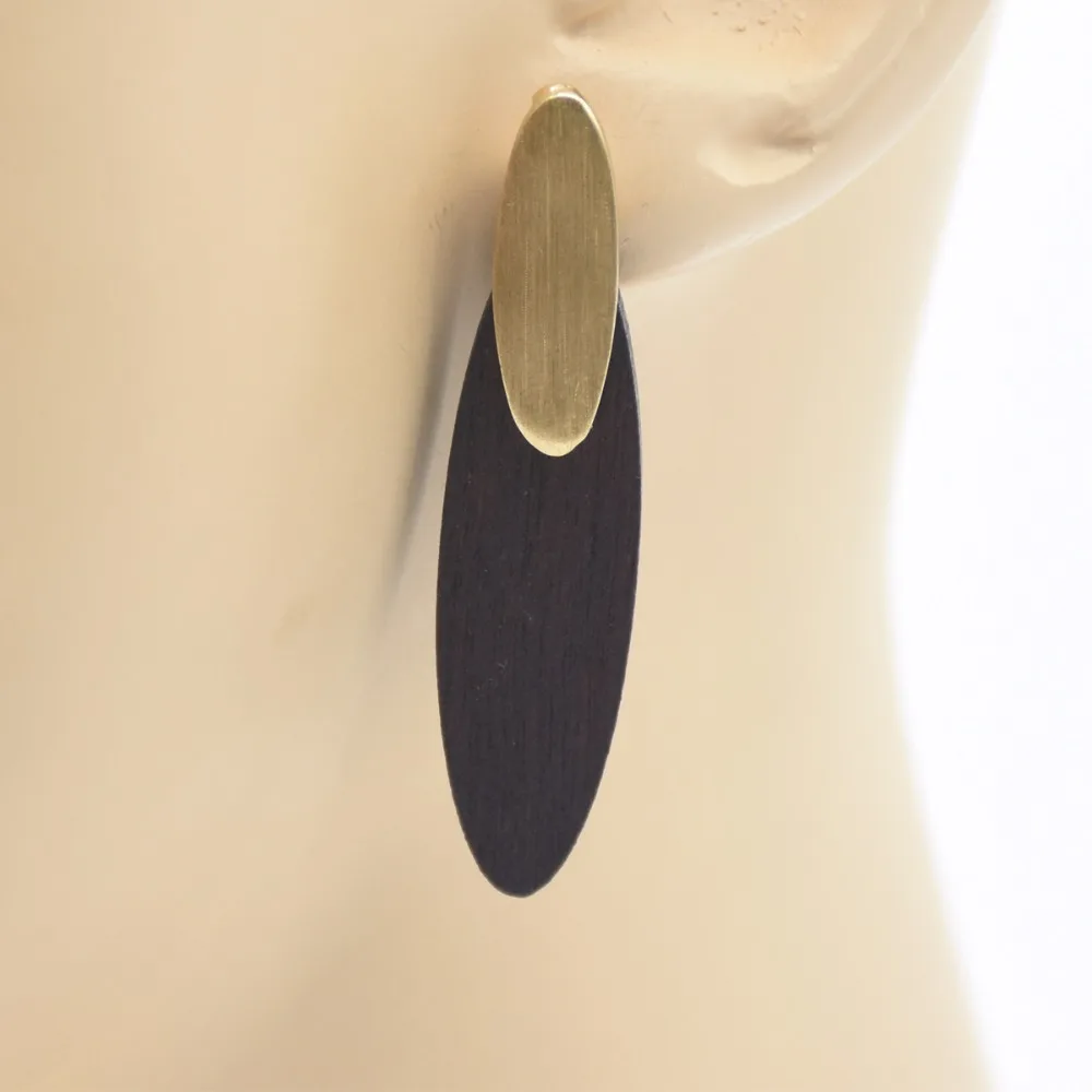 

Wooden earrings, easy fashion, banquet daily wear.