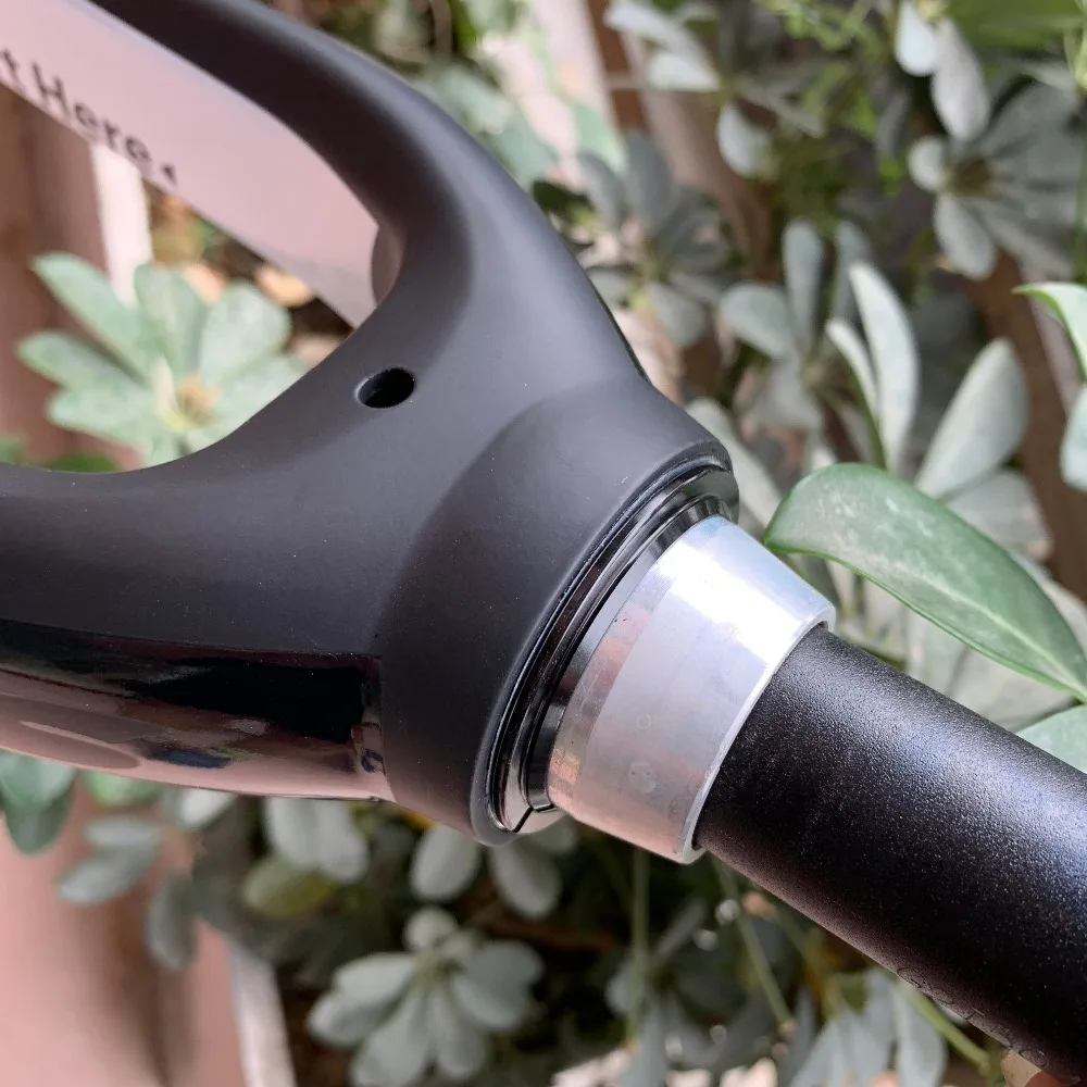 installing crown race on carbon fork