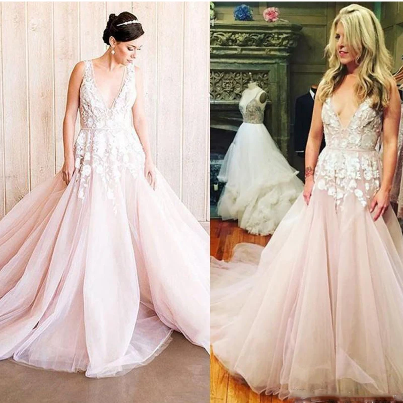 [تصویر:  Diepe-V-hals-Kant-Applique-Strand-Trouwj...edkope.jpg]