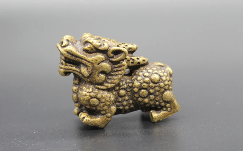 

Delicate Old-style Brass Carved Ancient Chinese Mythical Beast Dragon Auspicious Statue