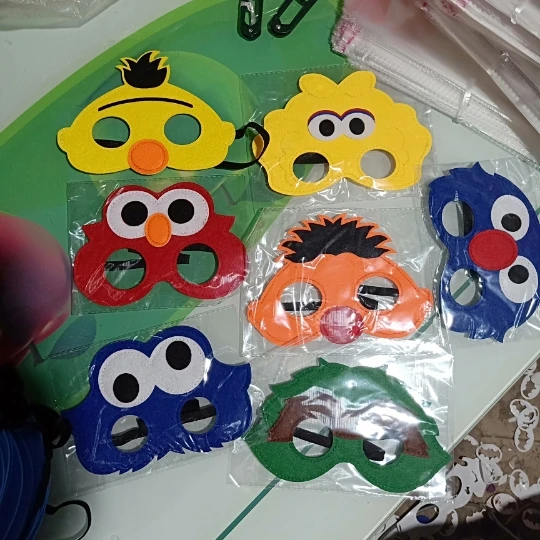 

7pcs/set Seasame Street Costumes Felt Masks Boys and Girls Elmo birthday party Christmas decorations halloween costume
